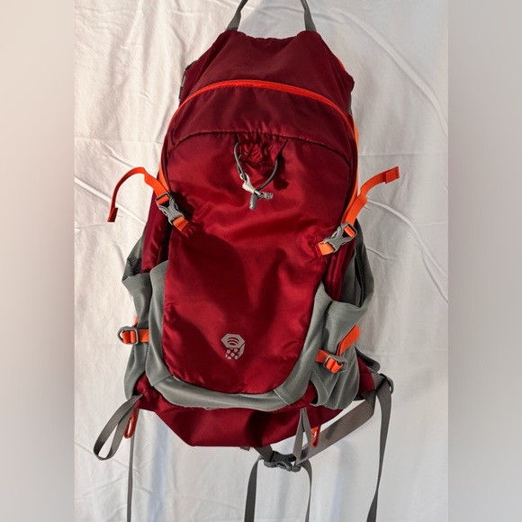 Mountain Hardwear Technical Daypack Red Gray Hiking Backpack Adjust Straps EUC - Picture 2 of 7